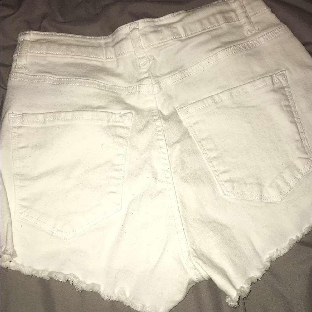 White button up shorts - Picture 3 of 4
